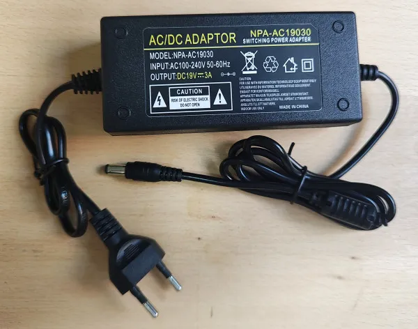 PUNJAČ 19V3A 57W-5.5x2.5/2.1mm - ispravljac-punjac-za-laptop-19v