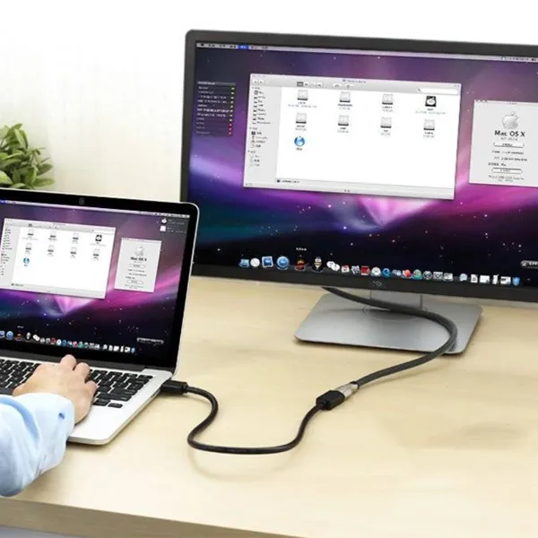 HDMI PRODUŽNI KABL M/F V1.4 2m - Povezivanje laptop računara sa eksternim monitorom preko crnog Ugreen HDMI adapterskog produžetka