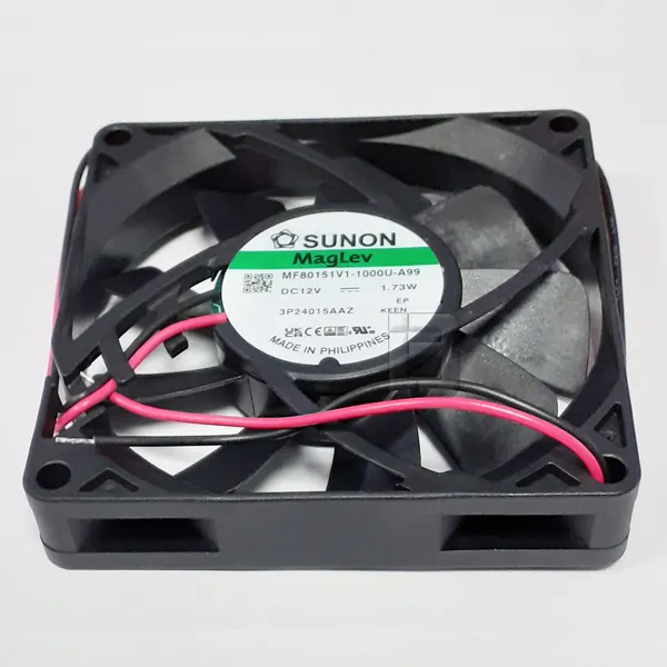 VENTILATOR 12V-MF80151V1-1000U-A99 - Krupni kadar ugaonog profila tankog Sunon kulera sa prikazom dubine kućišta od 15mm i elise sa sedam lopatica