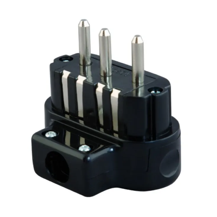 TROFAZNI UTIKAČ CRNI