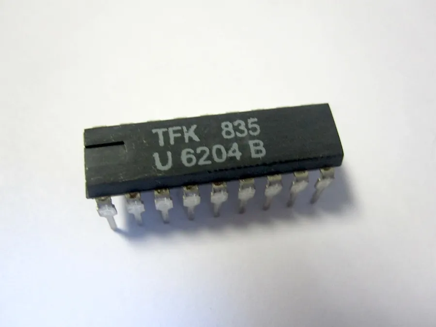 U6204B IC KOLO - 