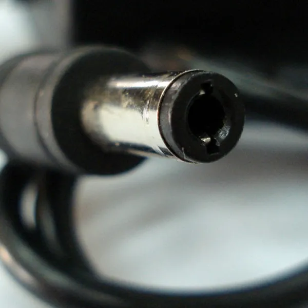 ISPRAVLJAČ 12V/2A - 